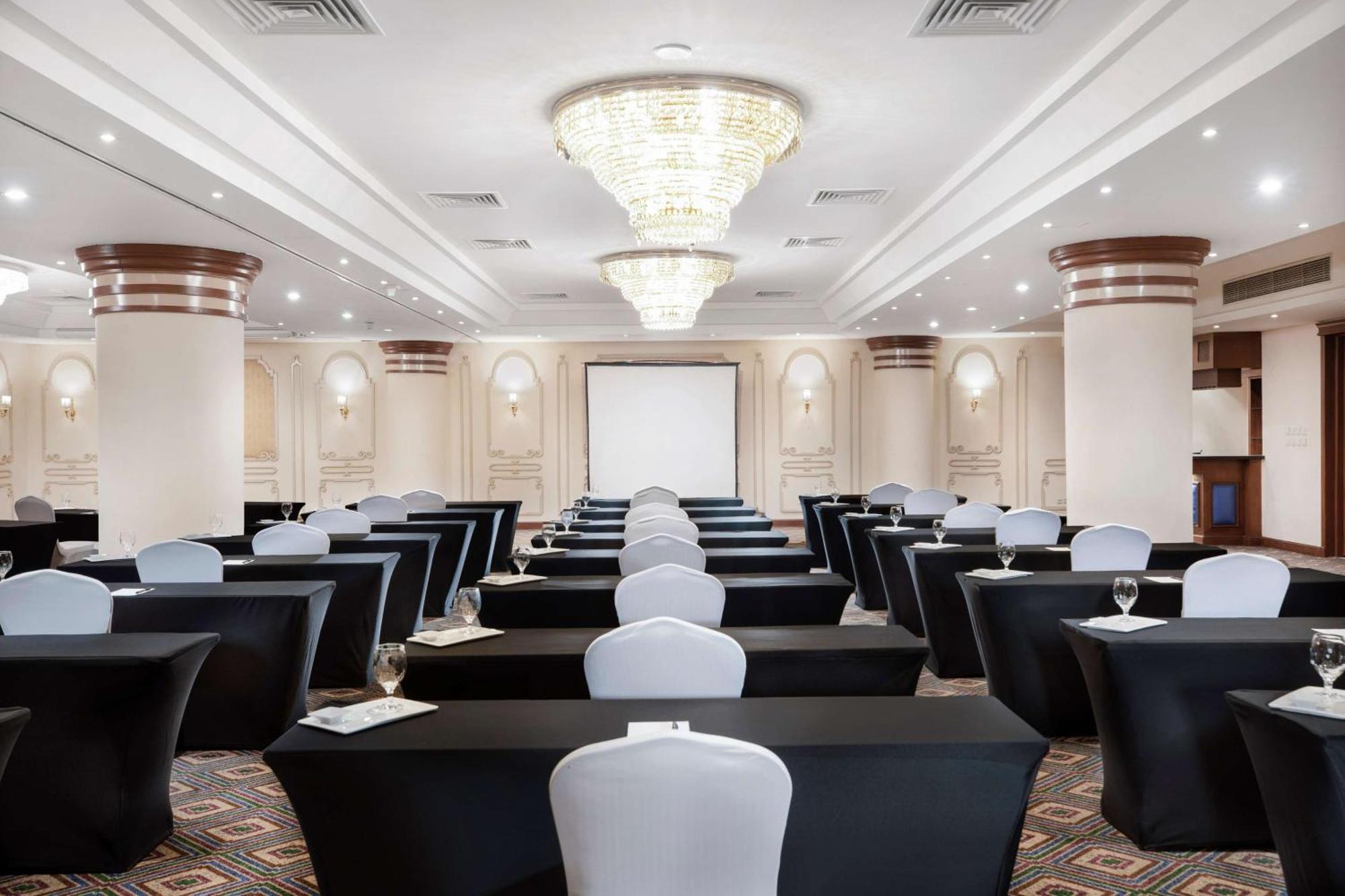 施泰根博阁尼罗河宫殿酒店 樂蜀 外观 照片 The ballroom